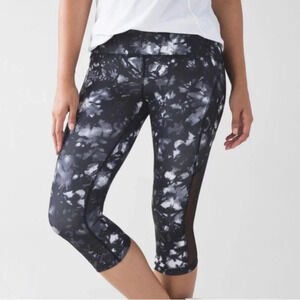 Lululemon sun runner leggings capri cropped mesh floral zipper pockets high rise